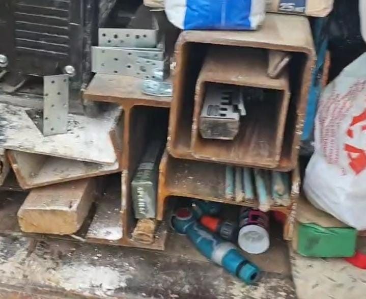 Балка металлическая