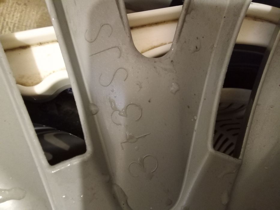 CAPAC ROATA NISSAN In Stare Foarte Buna 1-Singura Bucata