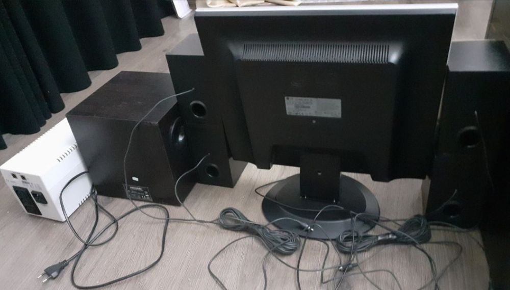 Стационарный настольный компьютер мощный отличного качества при работе