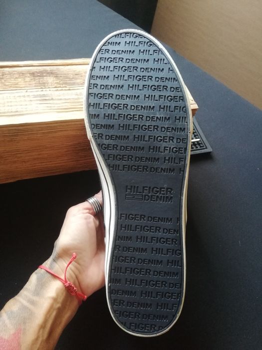 Мъжки гуменки конверс/converse 44. 5 и томи хилфигер