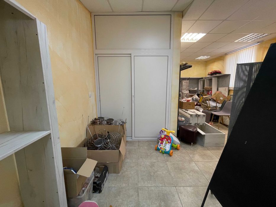 Самостоятелен етаж от административна сграда