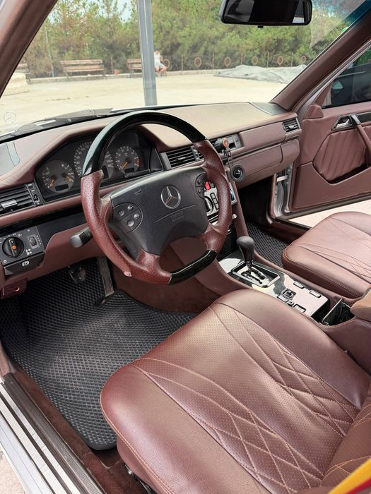 Mercedes Benz W124