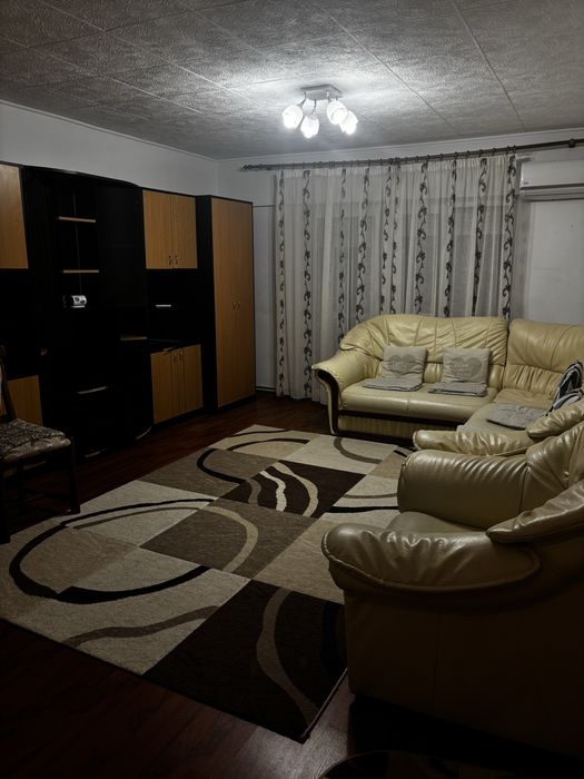 Dau in chirie apartament 2 camere Carpati II