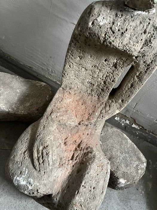 Vand statueta din piatra