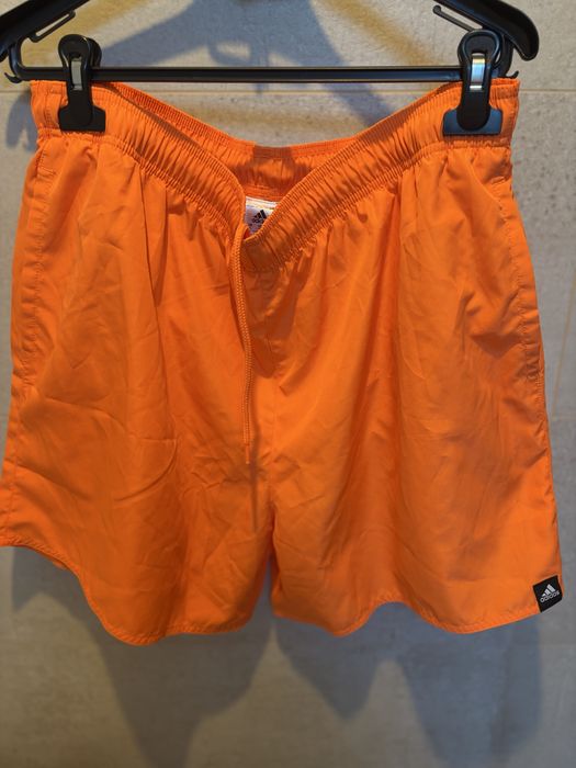 Vand pantaloni scurti Adidas