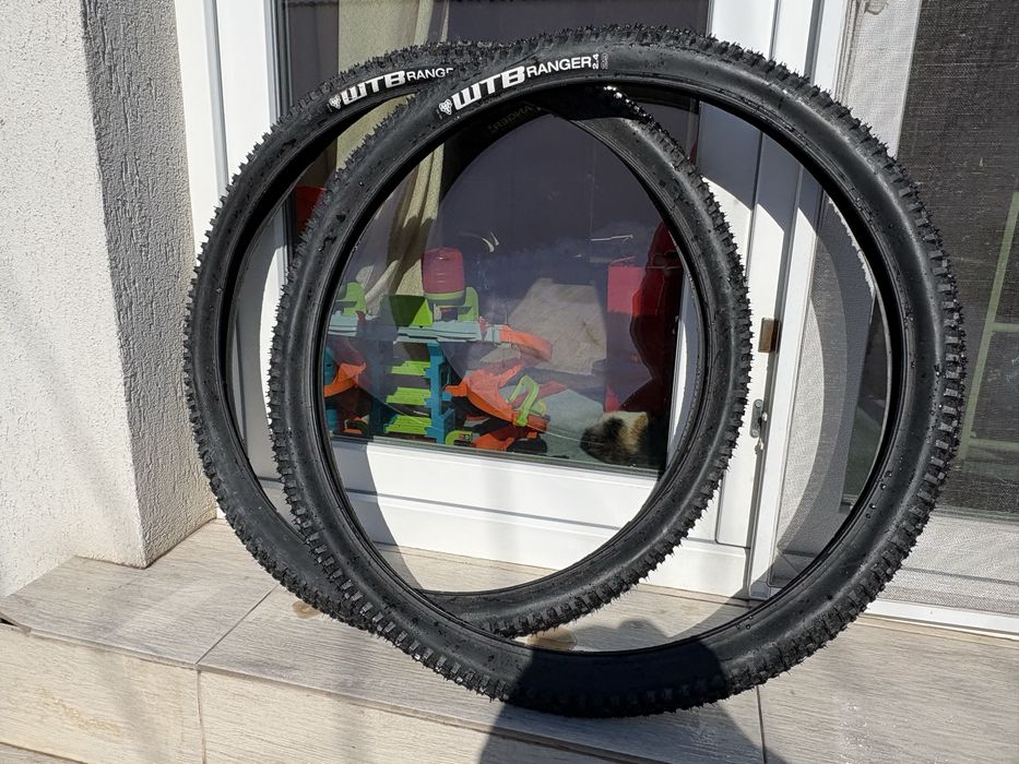 Vand 2 ANVELOPE WTB RANGER 2.4 X 29"+ 2 camere, impecabile, rulaj 54km