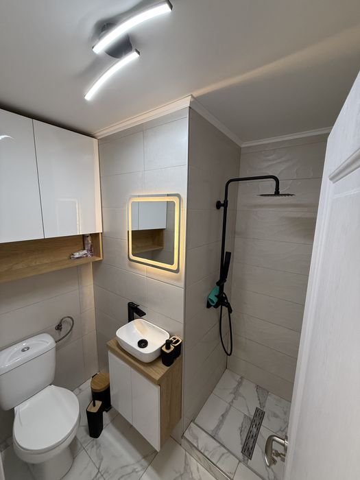 Închiriez Garsonieră