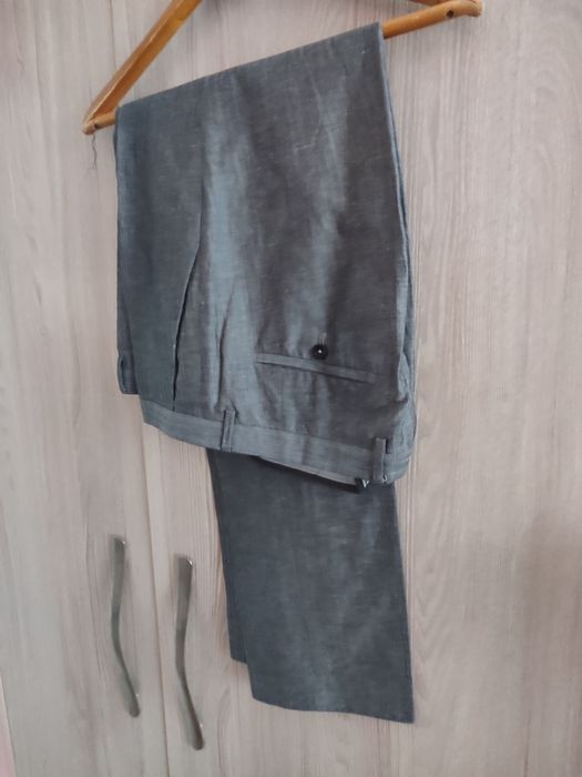 Продам костюм HUGO BOSS