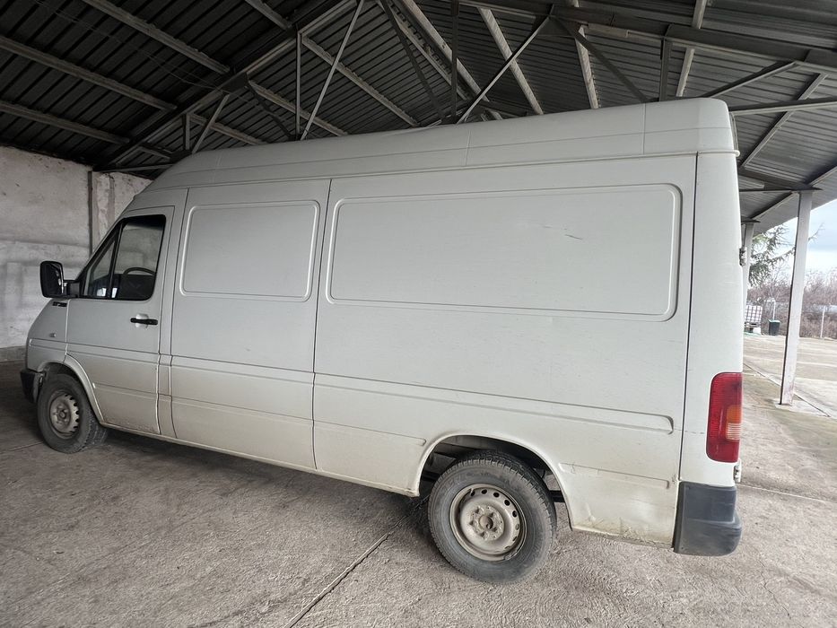 Продавам товарен микробус Волксваген LT 35