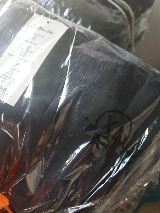 Колежанско яке, мъжки дънки (ИТ)