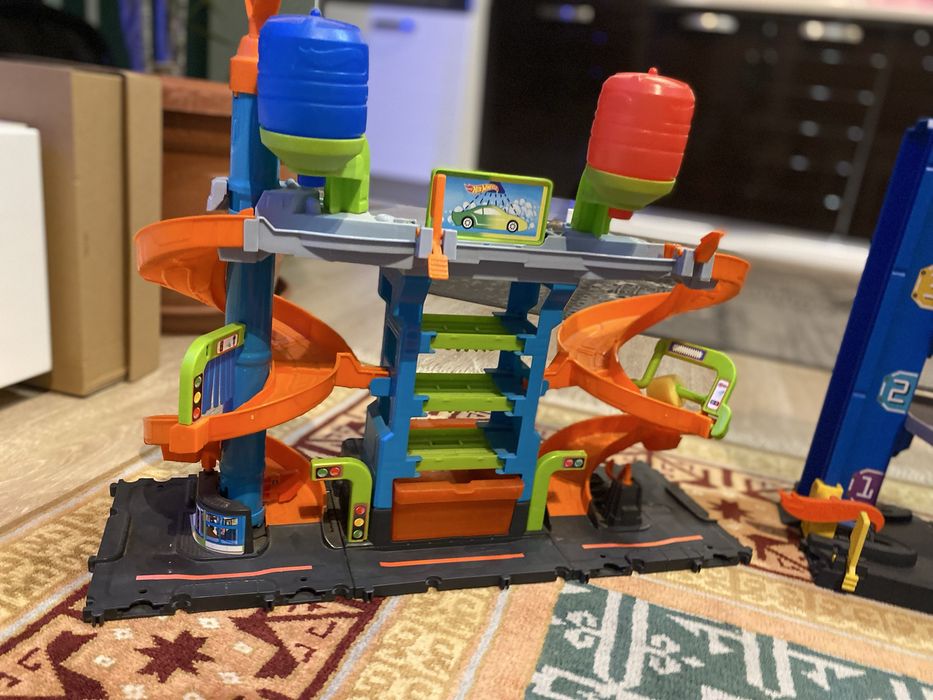 Hot Wheels Mega Garage