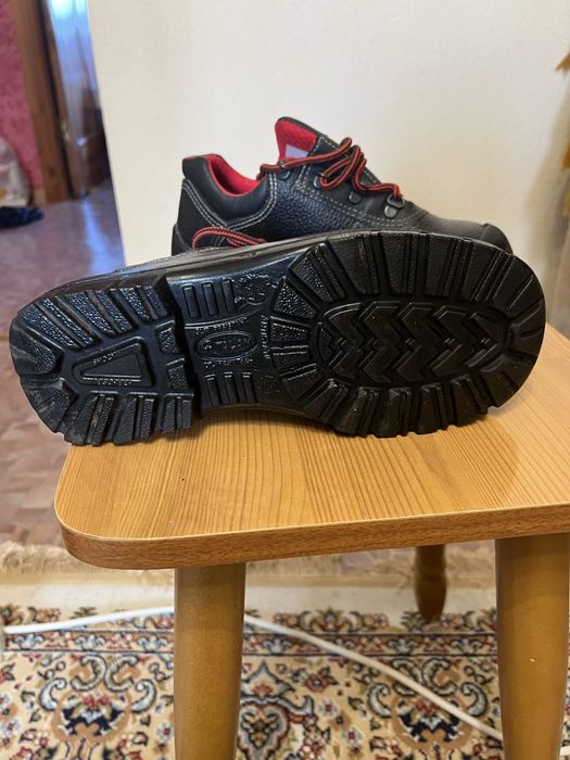 Спецобувь продается