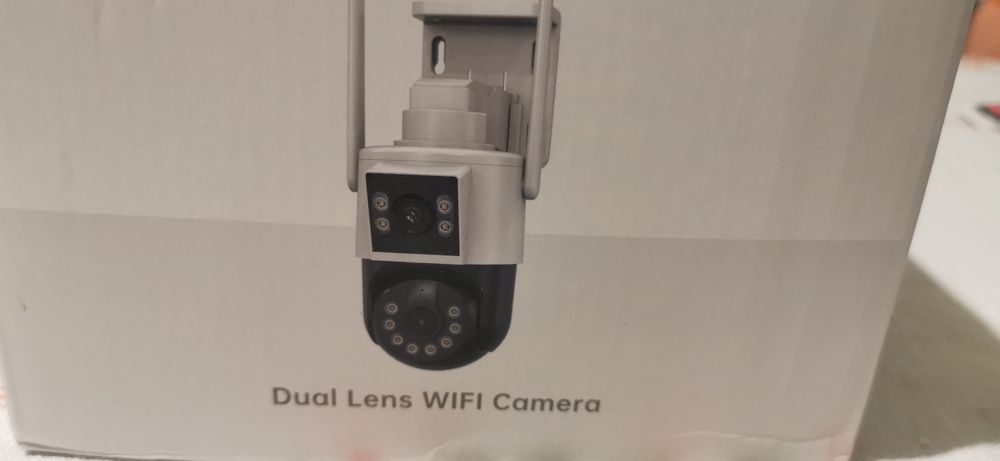 Камера за видеонаблюдение двойна PTZ WIFI камера 5+5MP