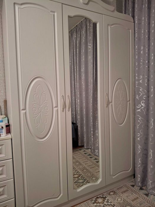 Продам спальный гарнитур срочно