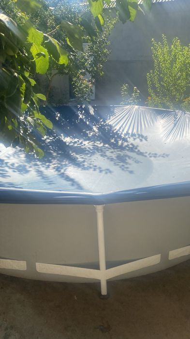 Бассейн большой