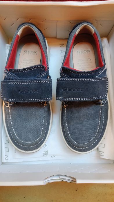 Нови официални обувки за момче