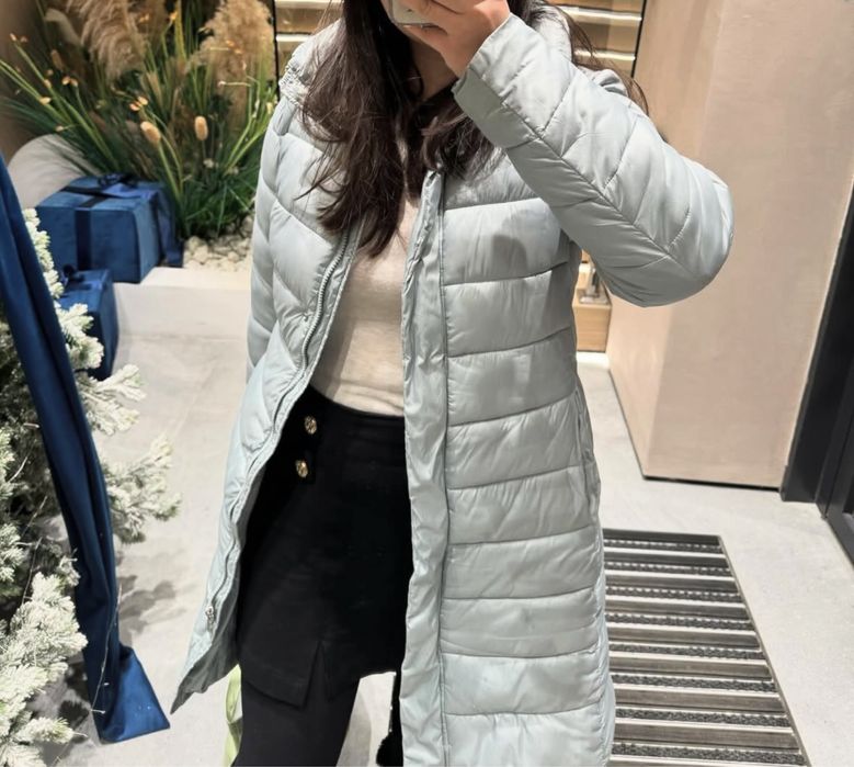 Голубая куртка размер S, длина до колен недорого