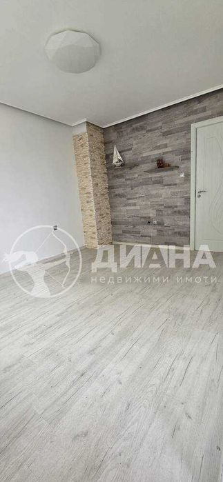 Продава се Тристаен апартамент в Пловдив, Младежки Хълм - 100 кв.м за 1850 €/кв.м - Снимка #3