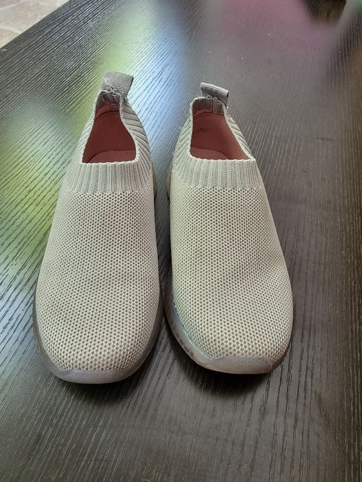 Adidasi cu luminite Sinsay marimea 30