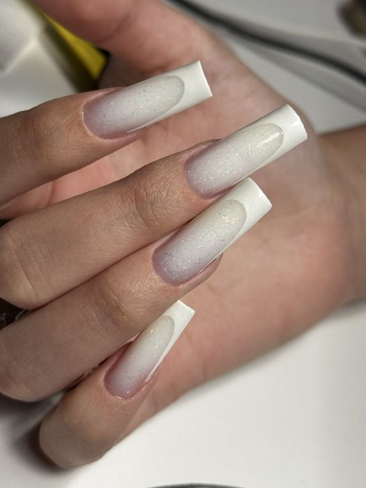 Unghii cu gel si semi