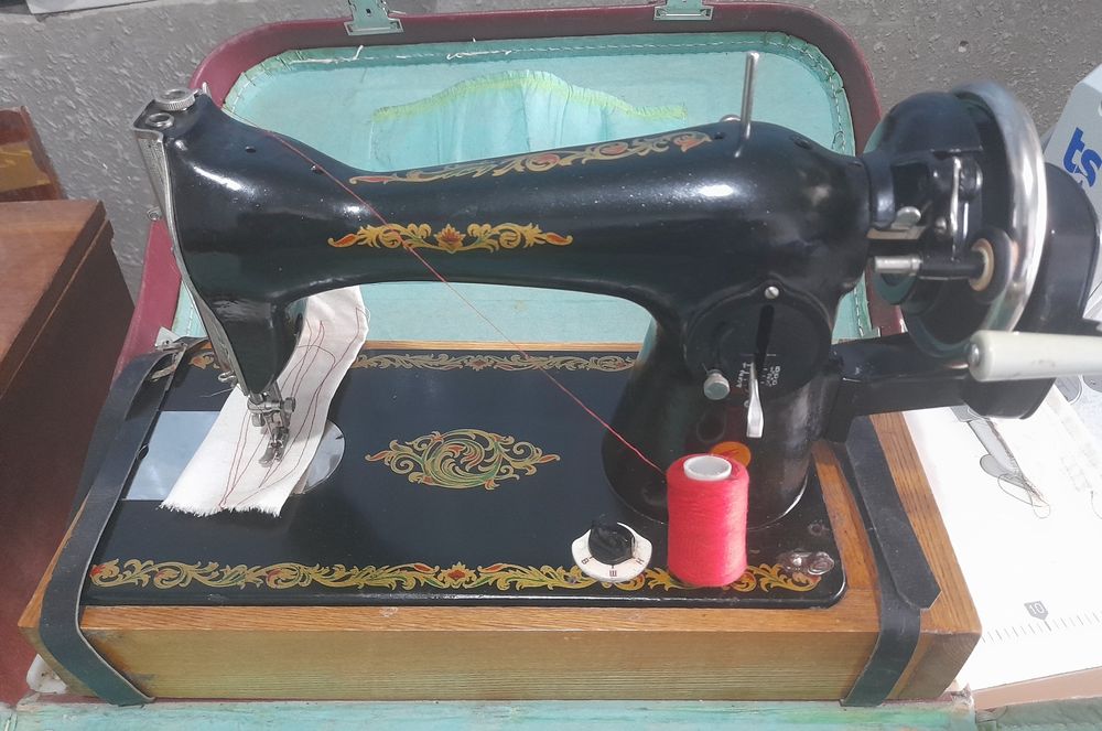 Мастер швейных машин ! Веритас запчастлари бор