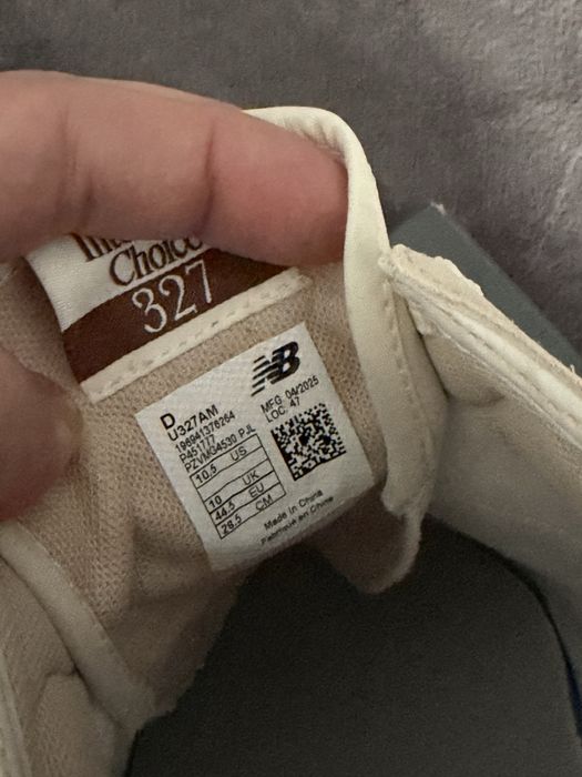 New Balance 327 bej/crem cu logo maro marimea 44.5 noi originali