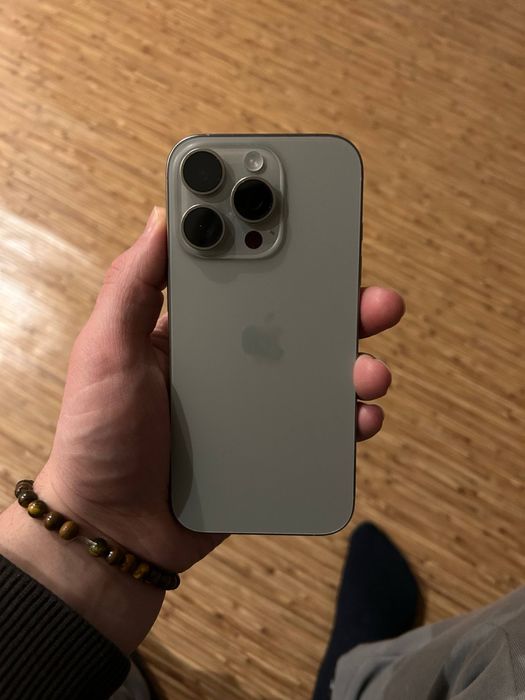 Продам айфон 16 про