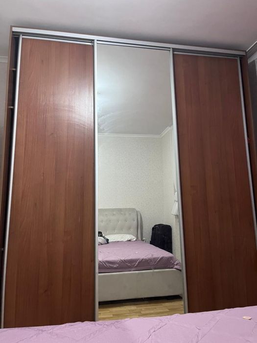 Продаю шкаф………….