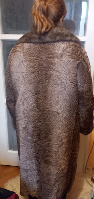 Blana deosebita si pardesiu piele superbe cititi detaliile.