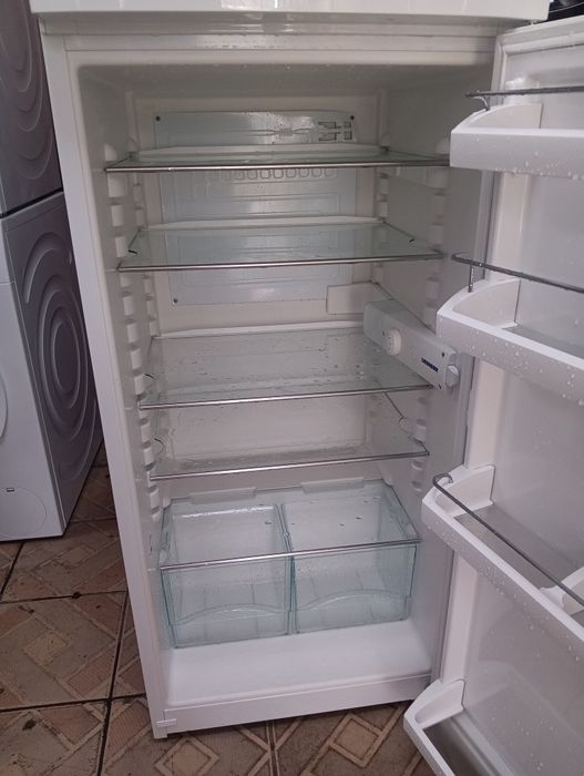 Хладилник охладител Liebherr 120 см.висок с  две години гаранция!