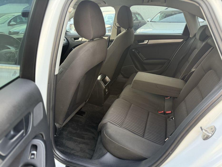 Vând Audi A4 Limuzină An 2013 Motor 2.0 Diesel