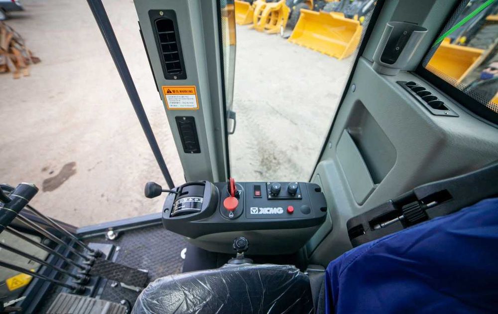 Грейдер XCMG GR165 в Ташкенте перевозка на трале