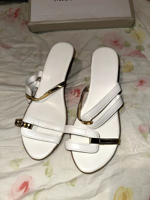 продается обувь (женская)