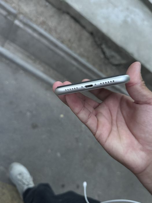 Iphone 11 sotiladi