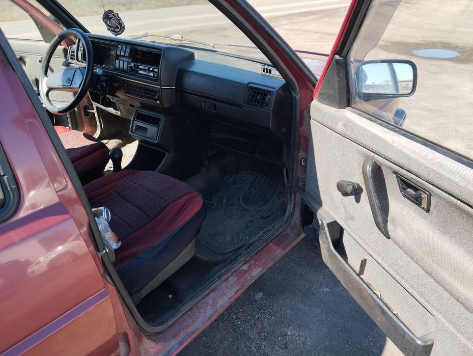 Продам гольф 2 в норм состоянии.