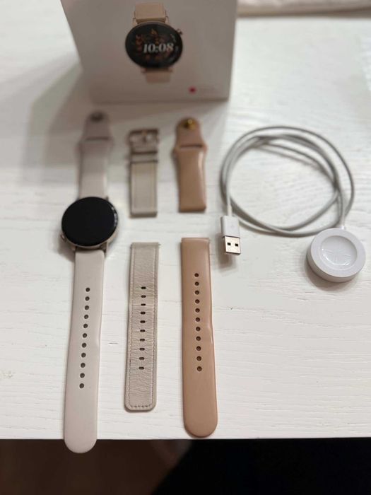 Huawei Watch GT 3 42mm с оригинална кутия, зарядно и каишка