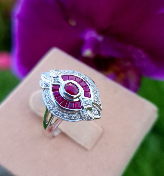 Inel Art Deco din aur de 18K cu diamante si rubine naturale