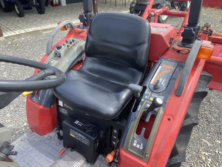 Tractor japonez Mitsubishi MT200, 4x4, 20cp + freza