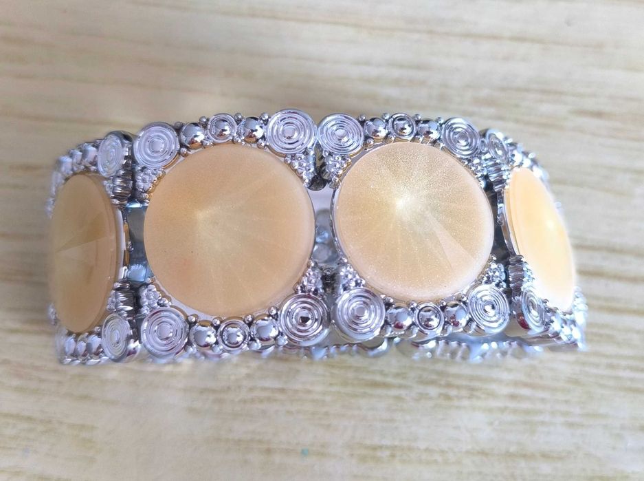 Дамски гривни - 3 лв.