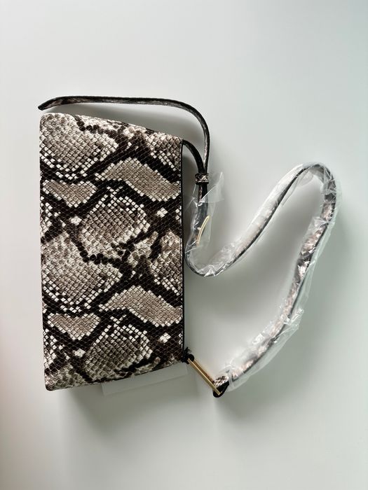 Чисто нова дамска чанта с етикет Mango