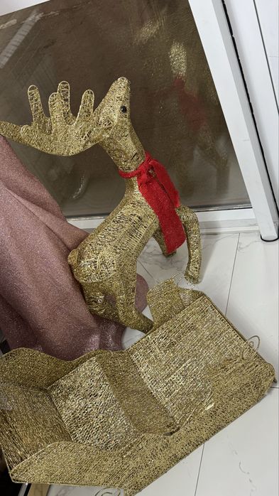 Новогодний декор олень с санями