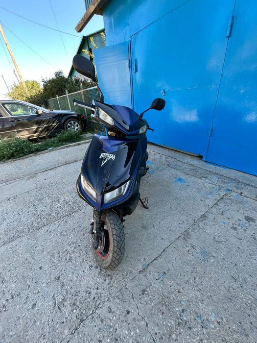 Продам скутер Liya m8