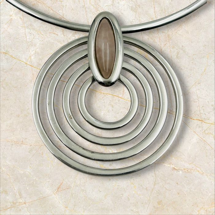 Nuovegiote сребърно твърдо колие с розов кварц