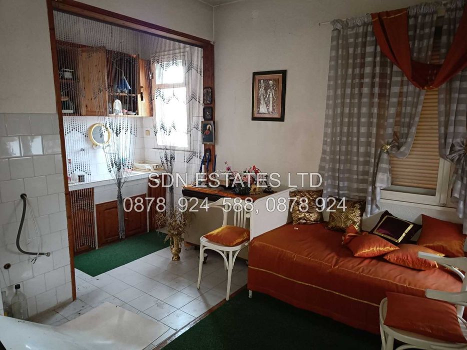 Продава се Къща в Казанлък - 200 кв.м за 1050 €/кв.м - Снимка #2