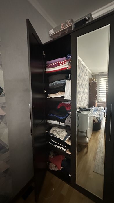 Продам большой шкаф