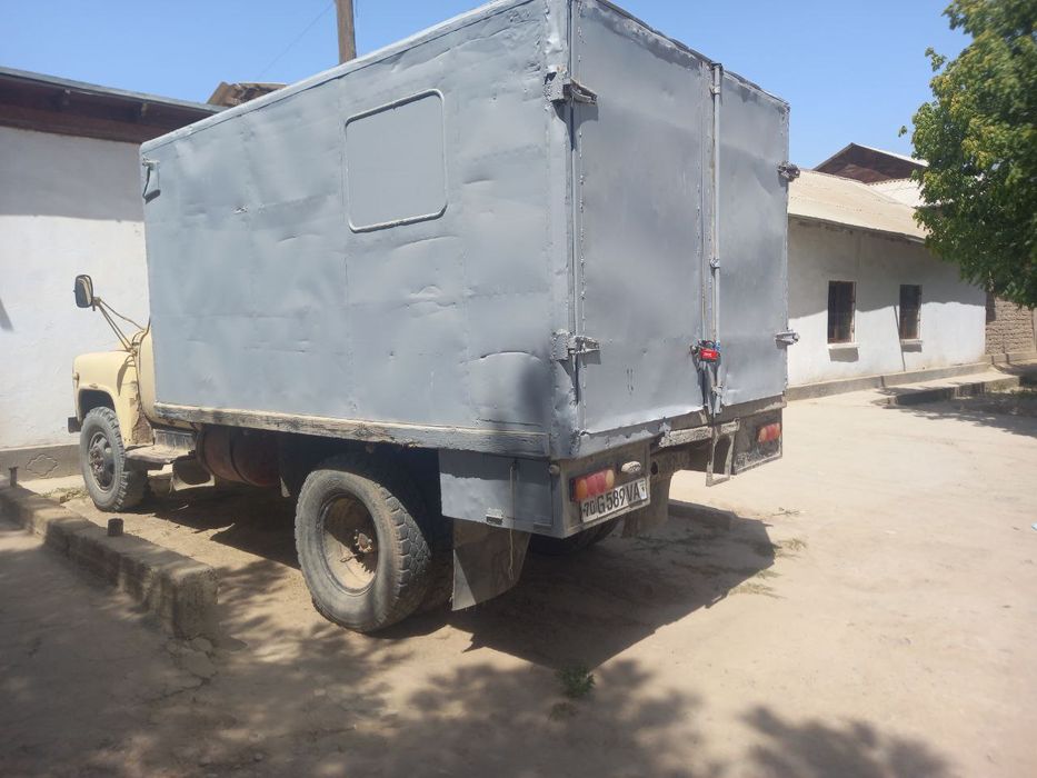 Gaz 53. 1983-yil ishlab chiqarilgan.