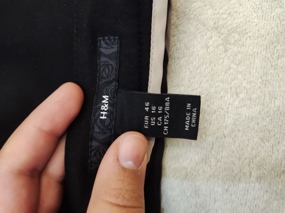 Модная чёрная юбка