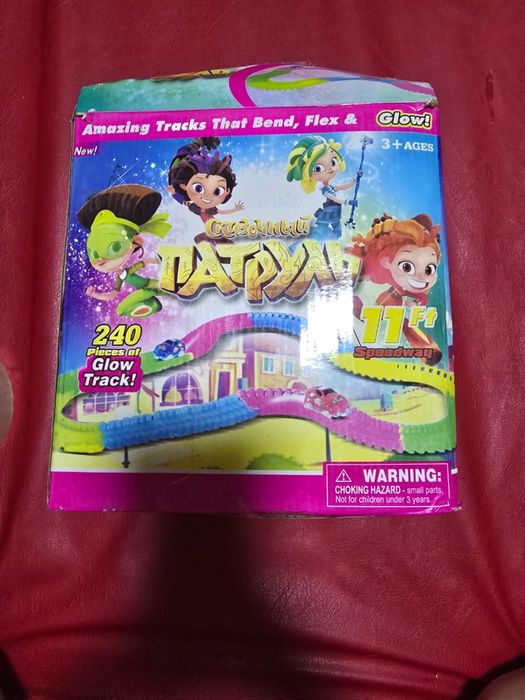 Продам трек с машинкой