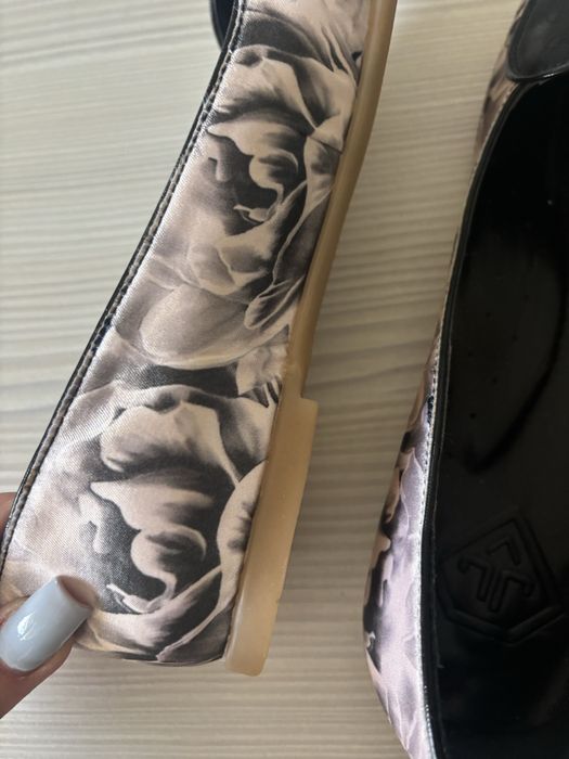 чисто нови детски обувки Junona