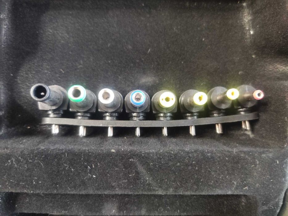 Универсальный адаптер питания для ноутбуков